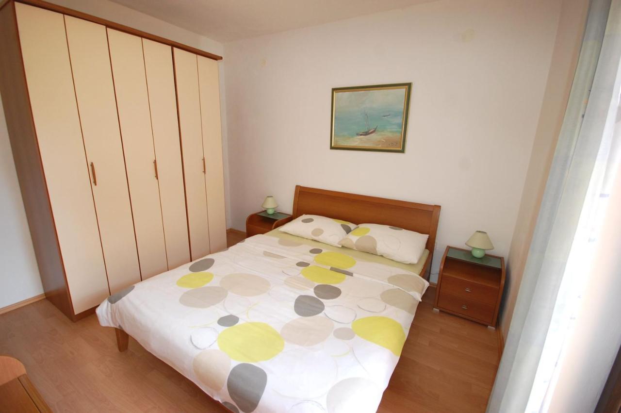 Apartments Andrea By El-Pi Tours Njivice Exterior foto
