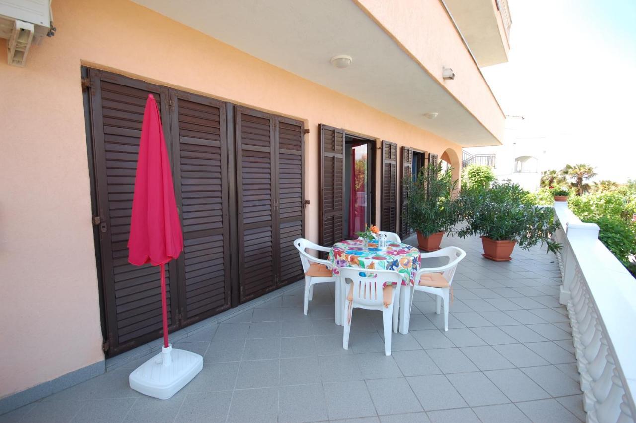 Apartments Andrea By El-Pi Tours Njivice Exterior foto
